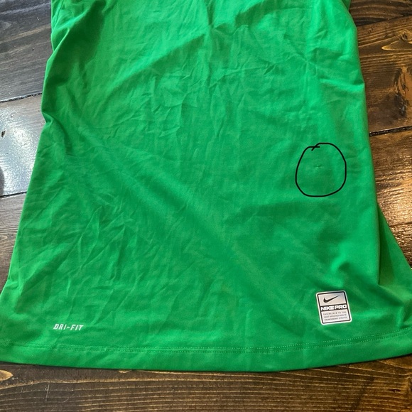 Nike Vivid Green Short Sleeve Tee. See flaw last photo. - Picture 12 of 12